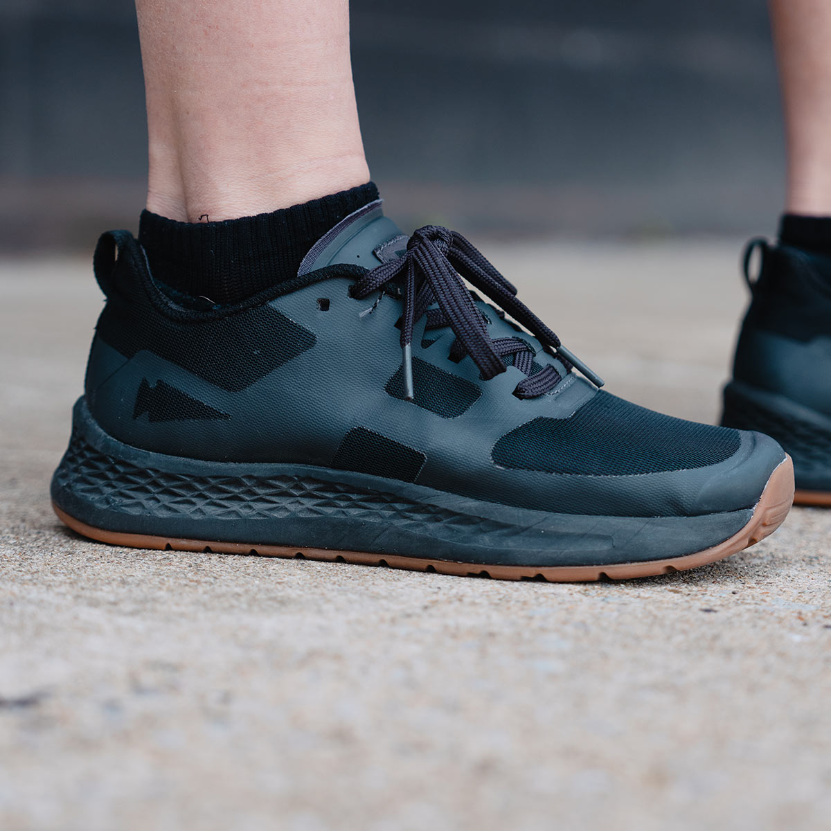 Women's Rough Runner - Black + Gum