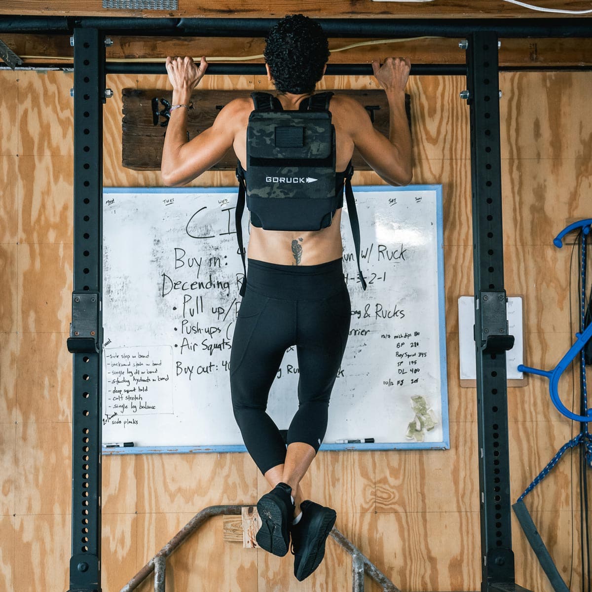 Woman working out in Cropped Training Leggings Pocket Black